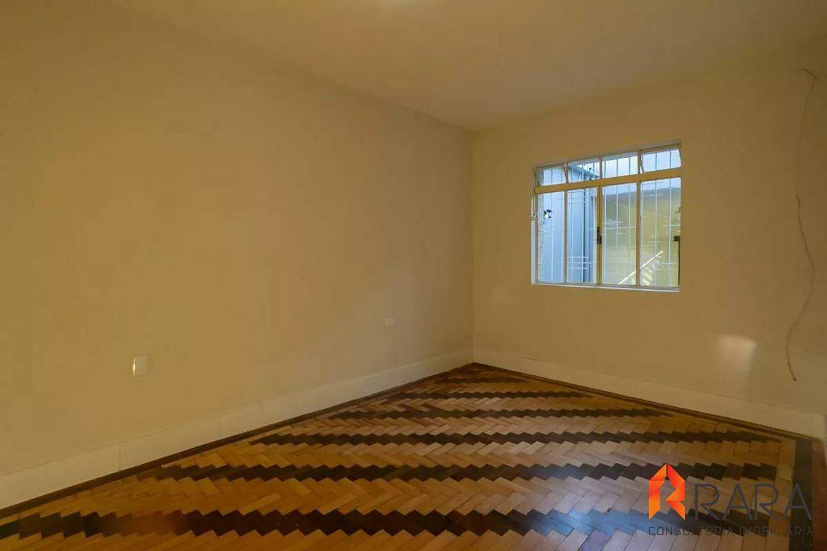 Casa para alugar com 3 quartos, 200m² - Foto 13