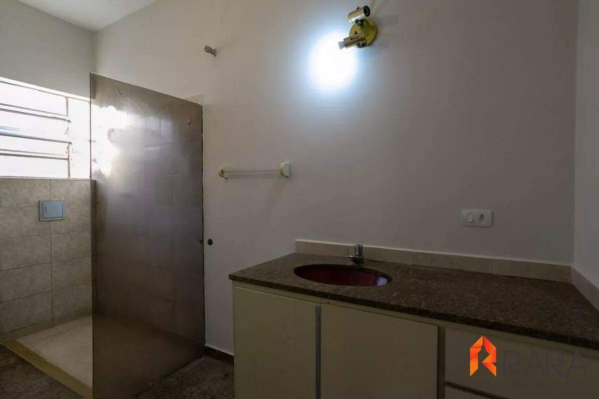 Casa para alugar com 3 quartos, 200m² - Foto 23