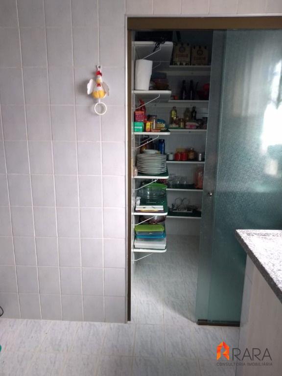 Apartamento à venda com 3 quartos, 140m² - Foto 9