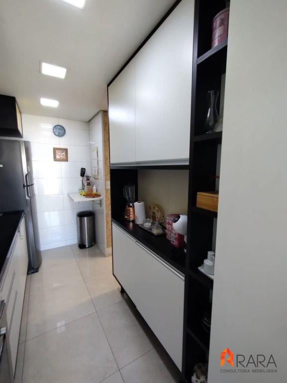 Apartamento à venda com 2 quartos, 70m² - Foto 7