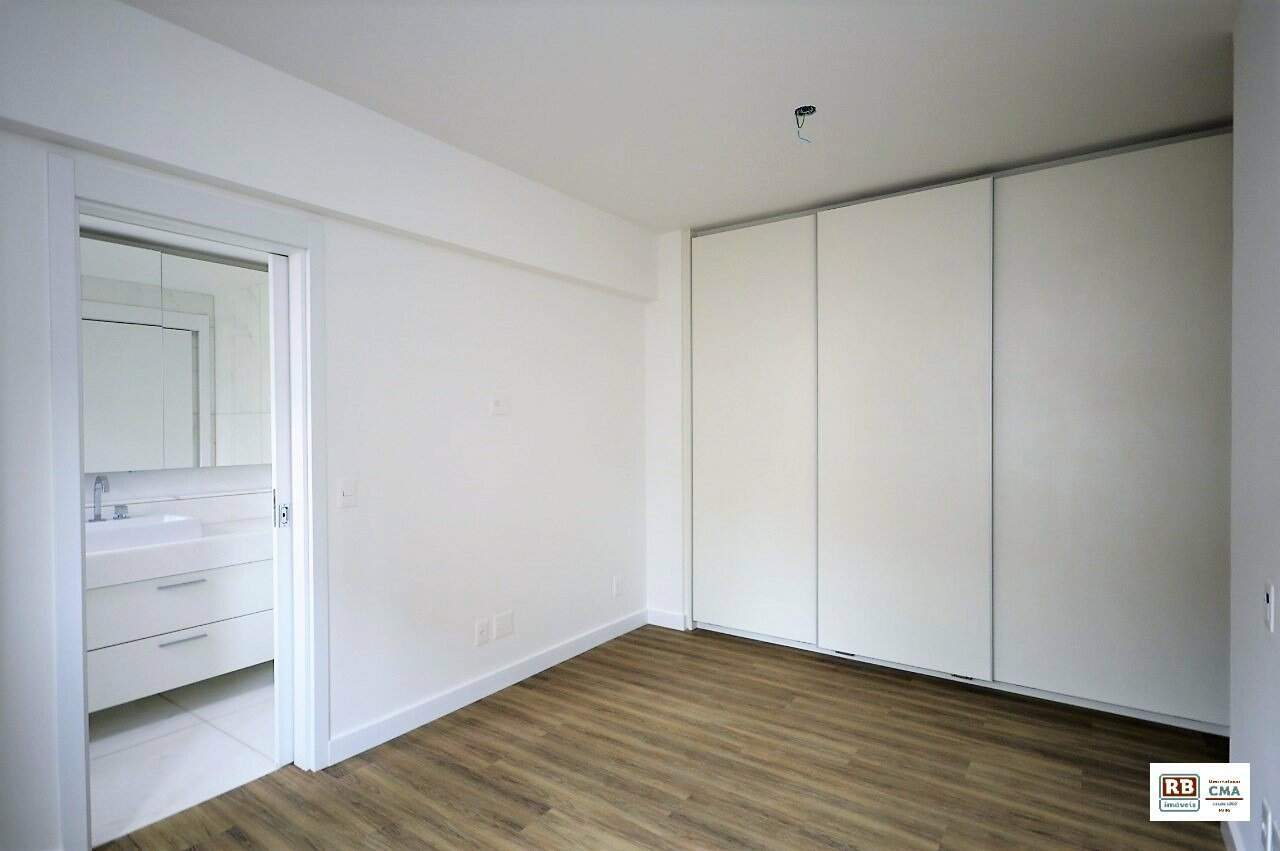 Apartamento à venda com 4 quartos, 140m² - Foto 7