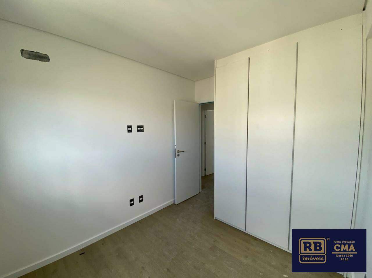 Apartamento à venda com 3 quartos, 85m² - Foto 4