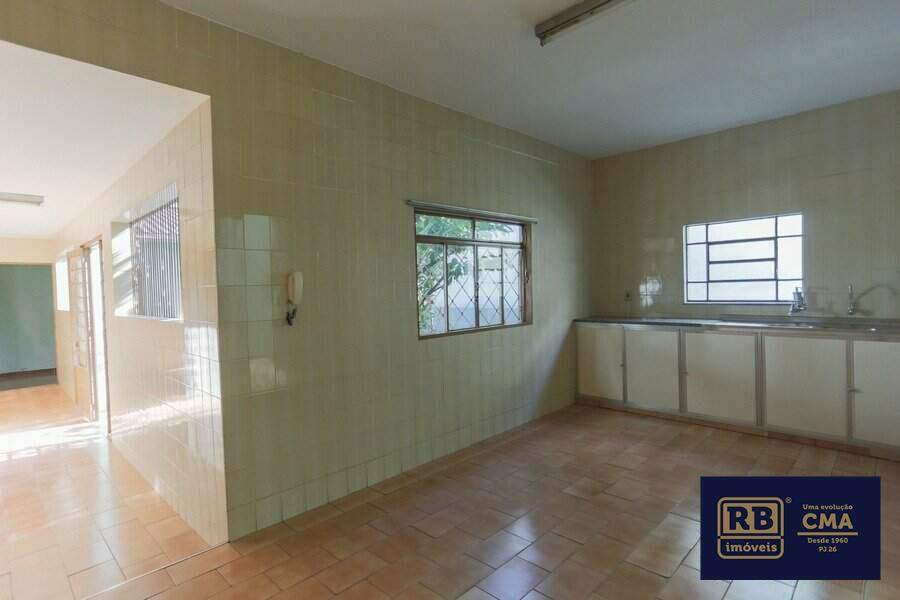 Casa à venda com 5 quartos, 201m² - Foto 8