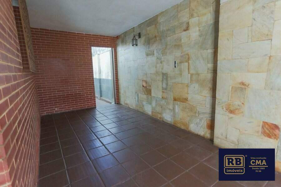 Casa à venda com 5 quartos, 201m² - Foto 17