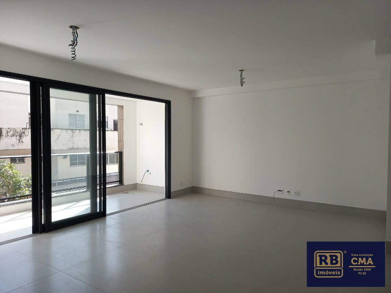 Apartamento à venda com 4 quartos, 142m² - Foto 4