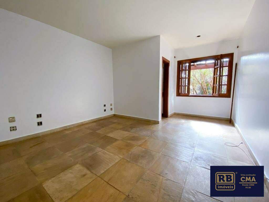 Casa à venda com 4 quartos, 900m² - Foto 13