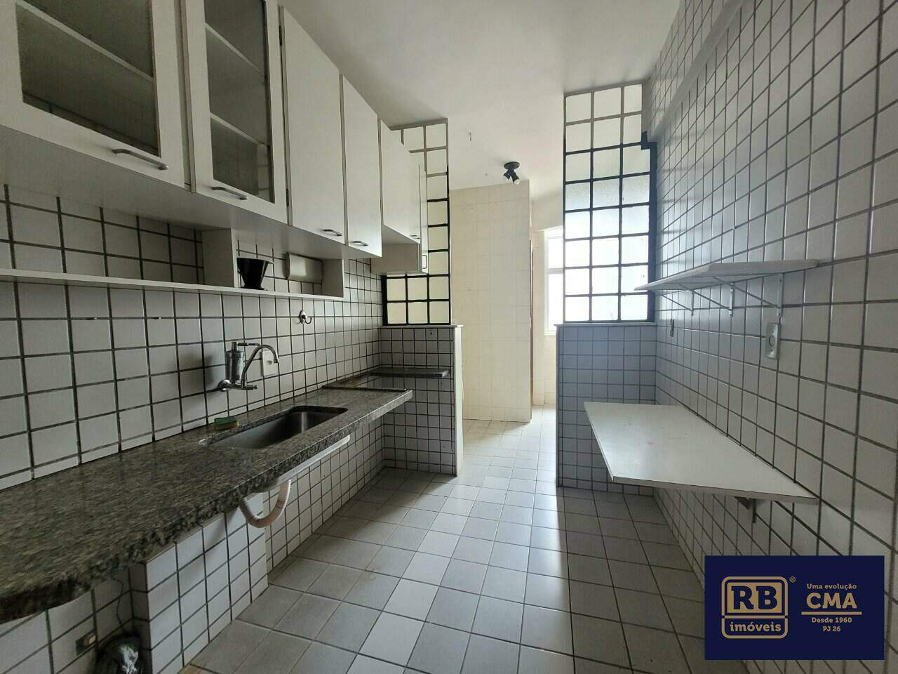 Apartamento à venda com 2 quartos, 75m² - Foto 11