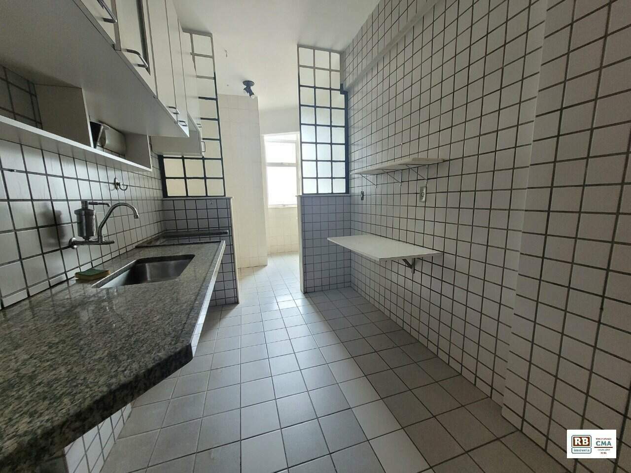 Apartamento à venda com 2 quartos, 75m² - Foto 13