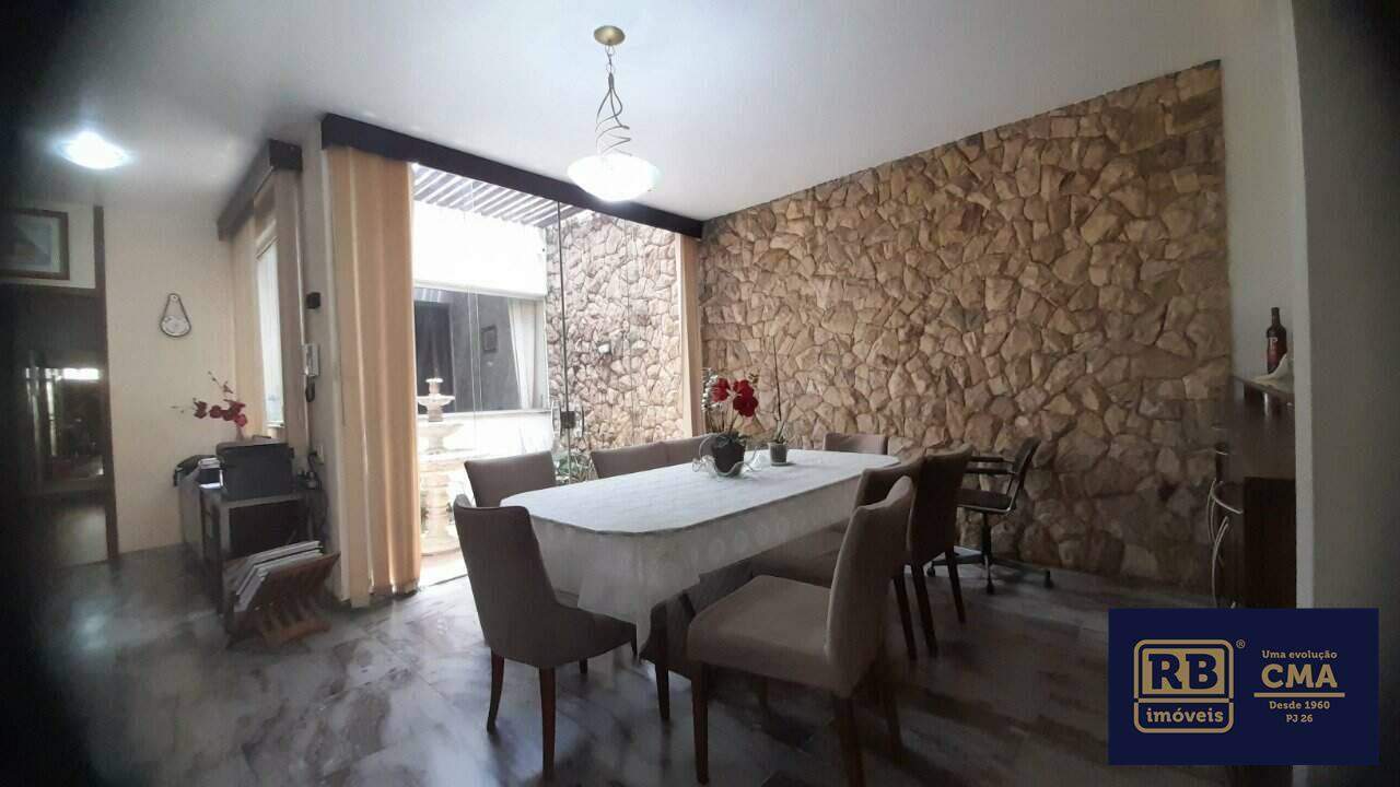 Casa à venda com 4 quartos, 355m² - Foto 1