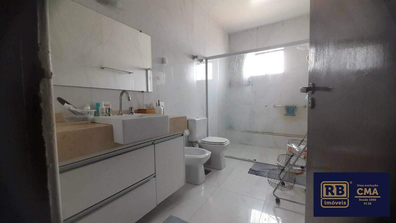 Casa à venda com 4 quartos, 355m² - Foto 8