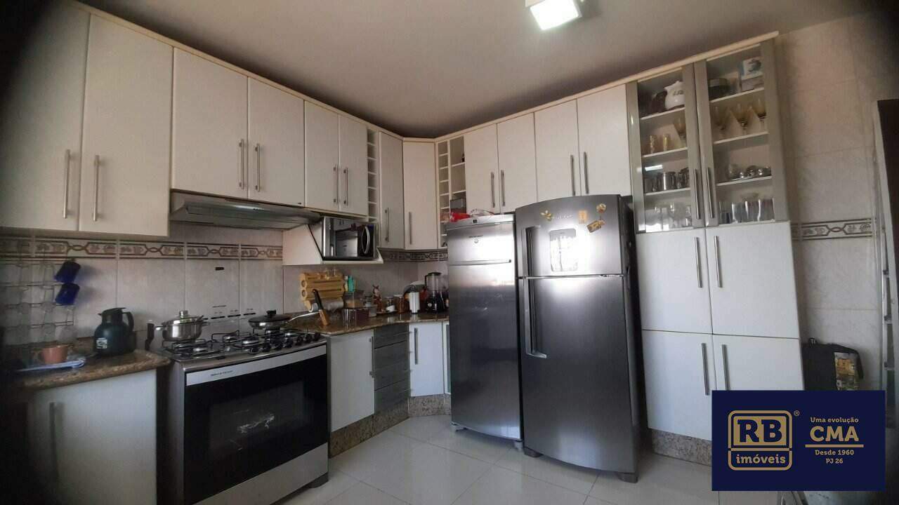 Casa à venda com 4 quartos, 355m² - Foto 18