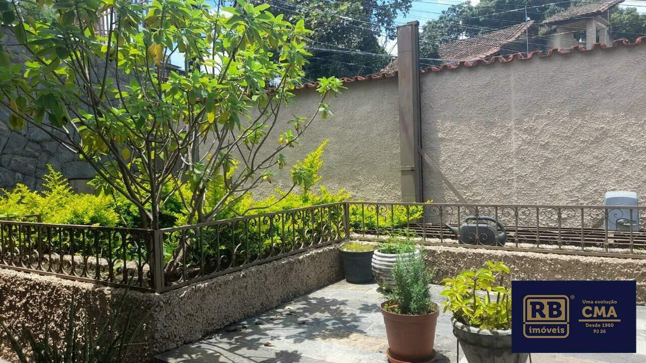 Casa à venda com 4 quartos, 355m² - Foto 19