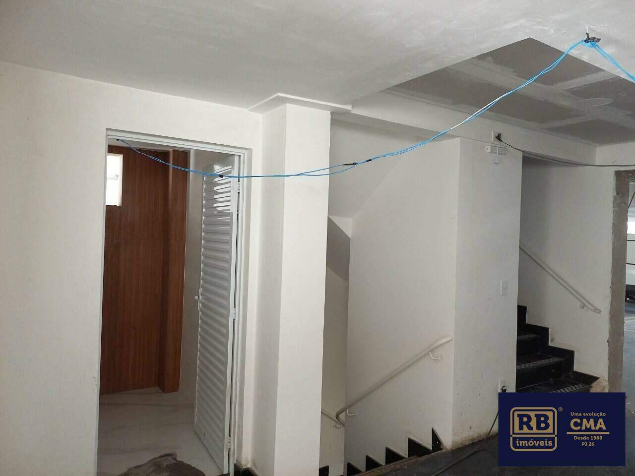 Apartamento à venda com 3 quartos, 83m² - Foto 2