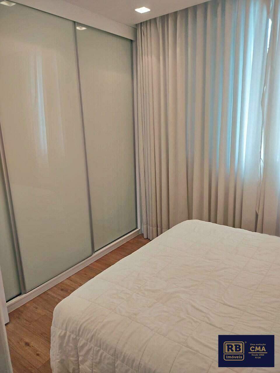 Apartamento à venda com 3 quartos, 185m² - Foto 4