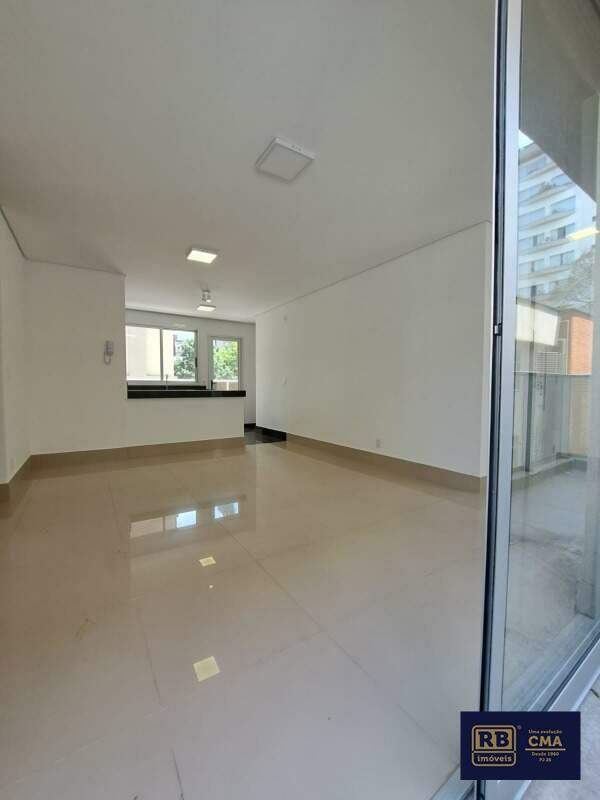 Apartamento à venda com 2 quartos, 82m² - Foto 3