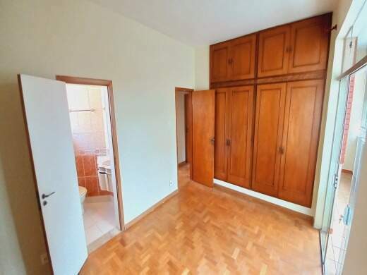 Apartamento à venda com 3 quartos, 140m² - Foto 9