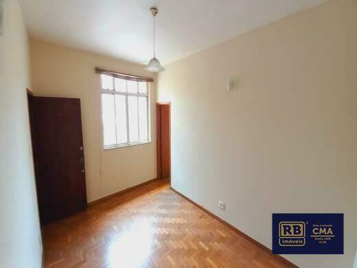 Apartamento à venda com 3 quartos, 140m² - Foto 4