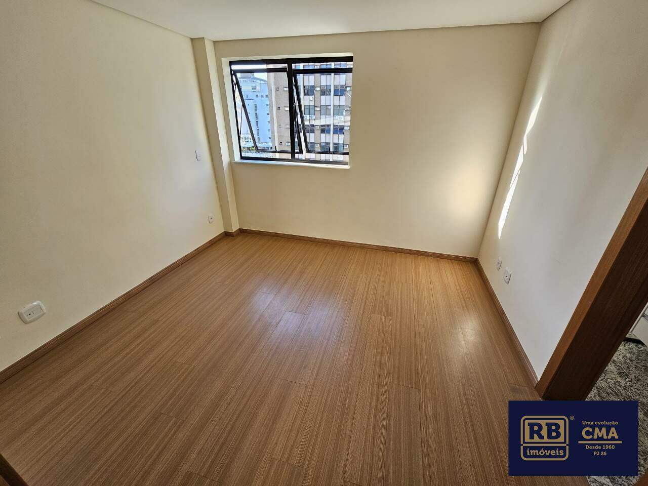 Apartamento à venda com 3 quartos, 120m² - Foto 3