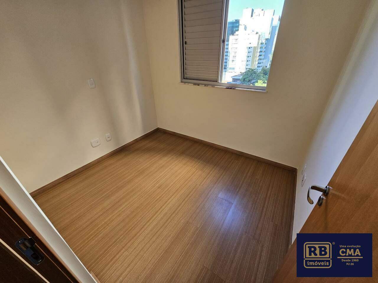 Apartamento à venda com 3 quartos, 120m² - Foto 4