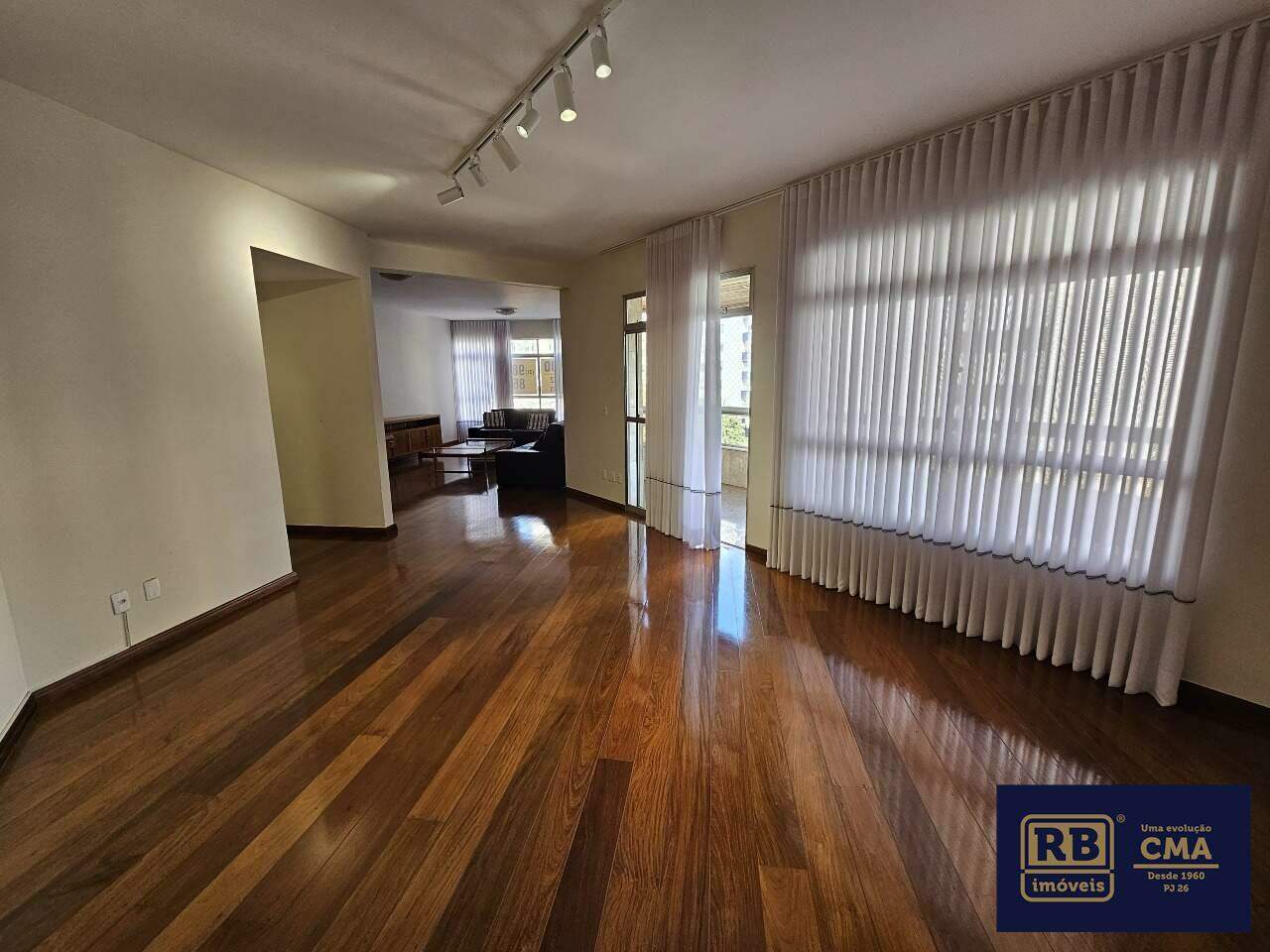 Apartamento à venda com 5 quartos, 230m² - Foto 2