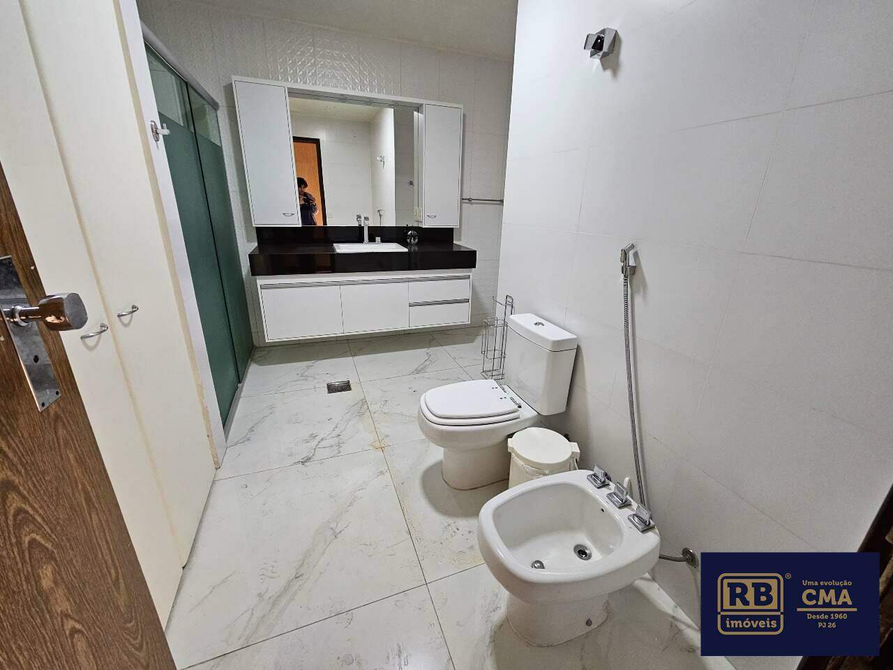 Apartamento à venda com 4 quartos, 200m² - Foto 17