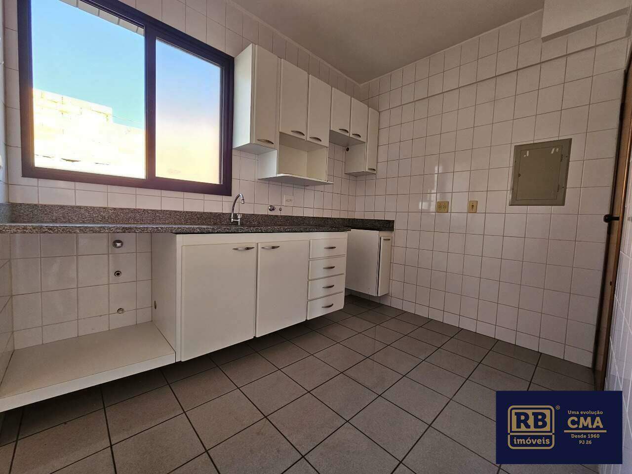 Apartamento à venda com 3 quartos, 83m² - Foto 11