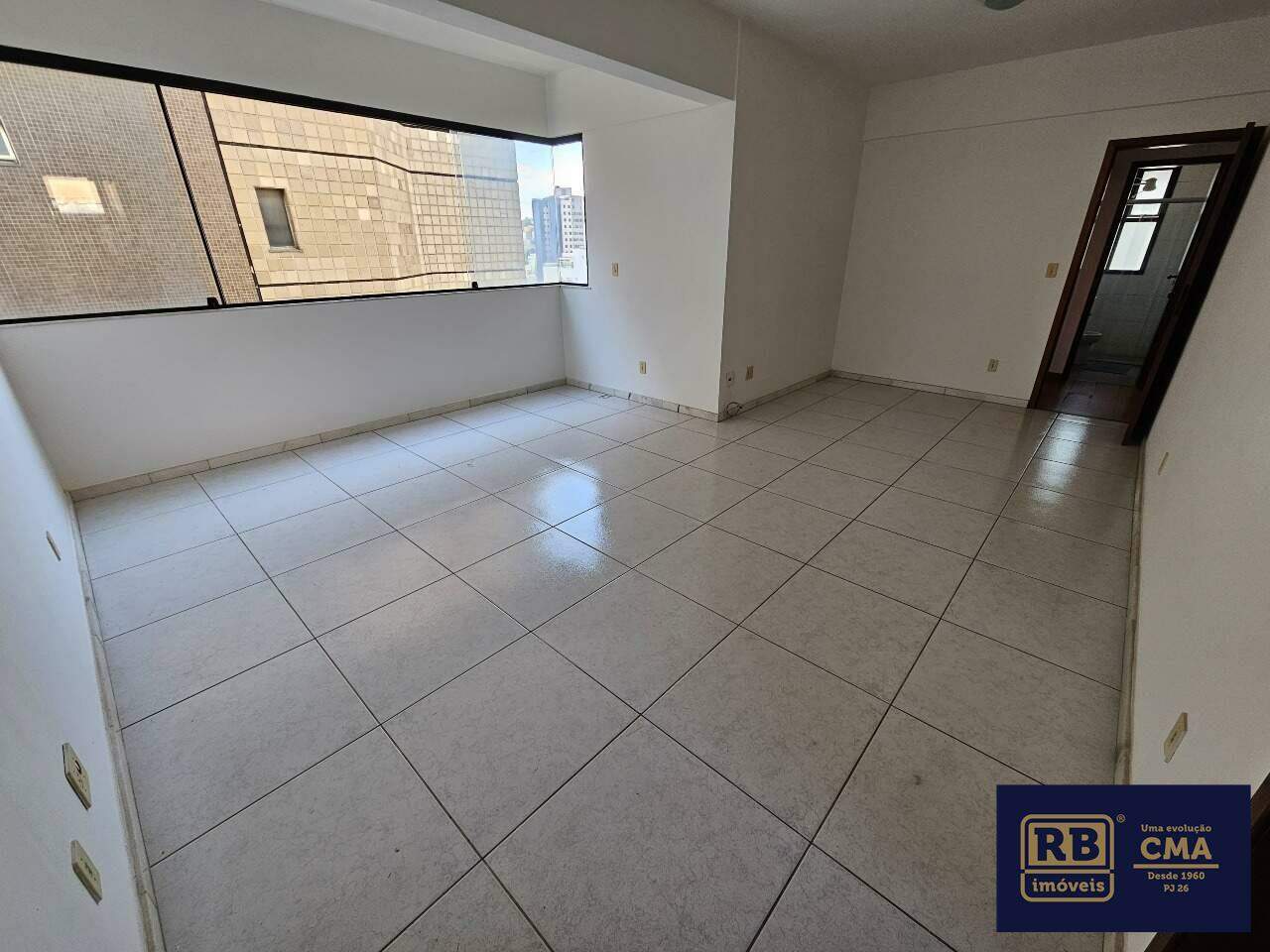 Apartamento à venda com 3 quartos, 83m² - Foto 2