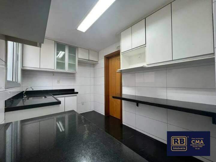 Apartamento à venda com 3 quartos, 180m² - Foto 8