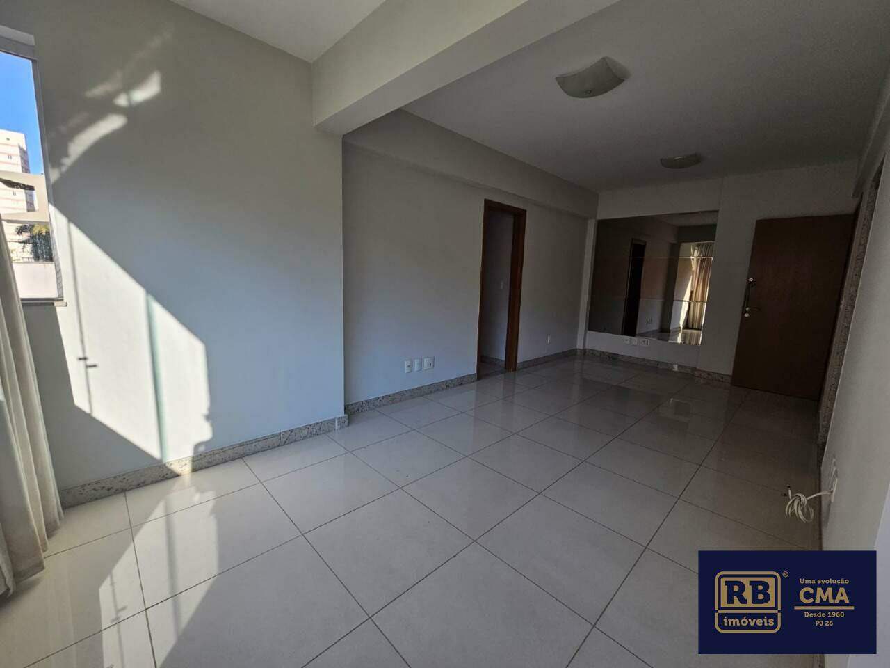 Apartamento à venda com 3 quartos, 81m² - Foto 2