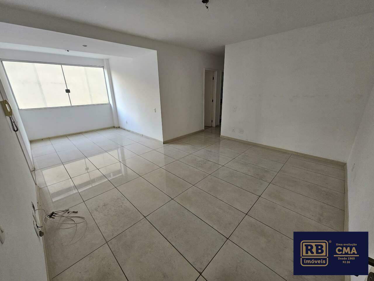 Apartamento à venda com 3 quartos, 85m² - Foto 1