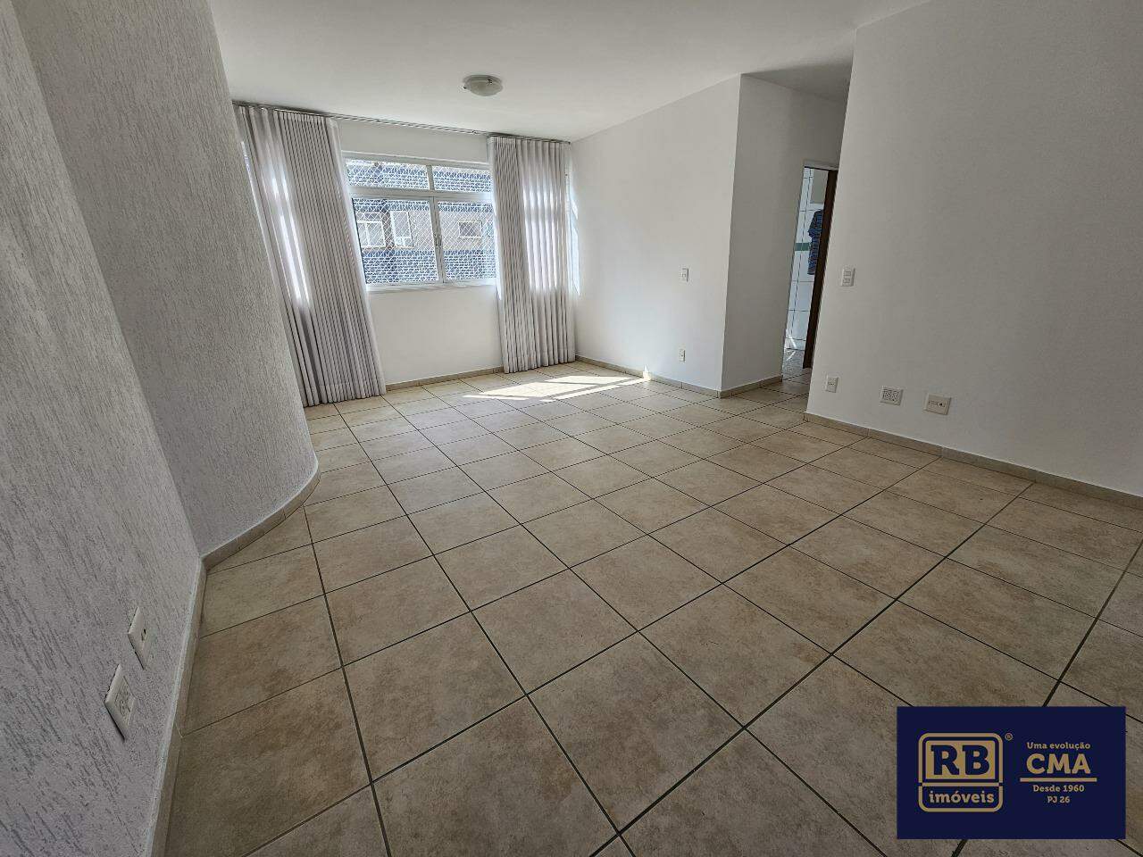 Apartamento à venda com 2 quartos, 66m² - Foto 2