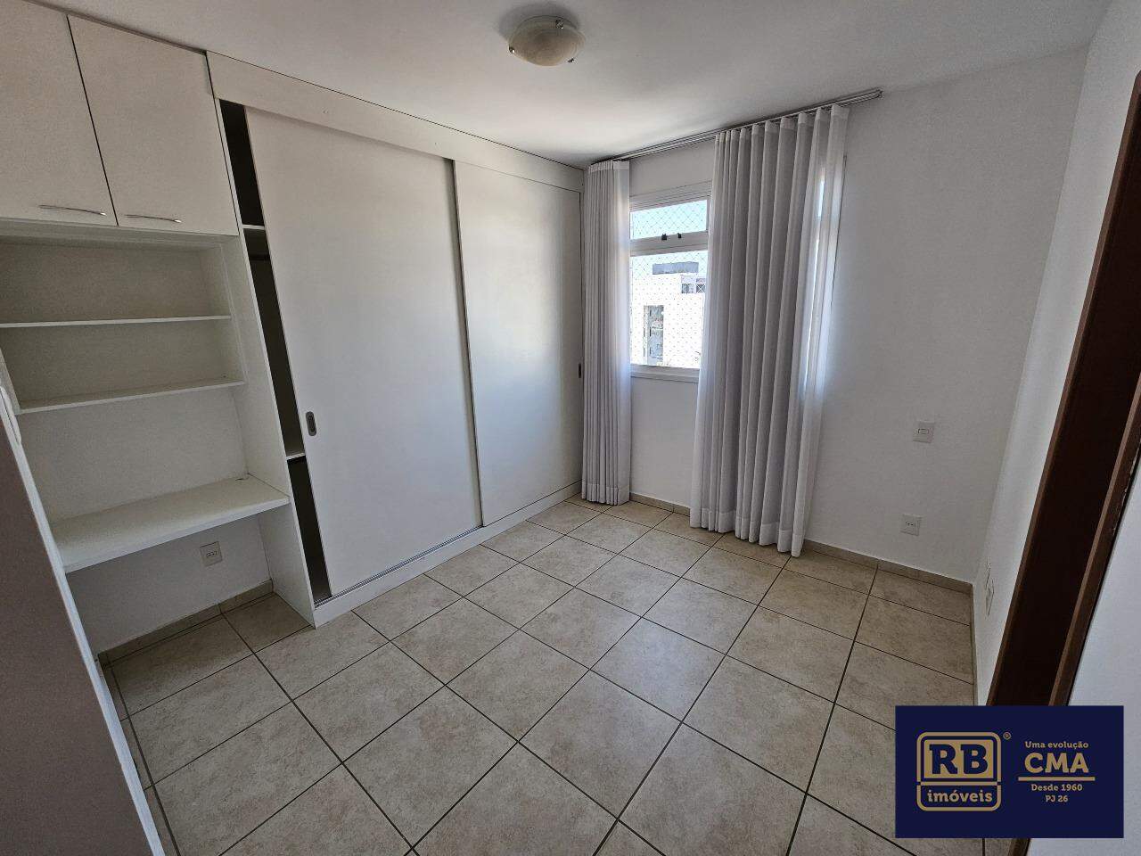 Apartamento à venda com 2 quartos, 66m² - Foto 4