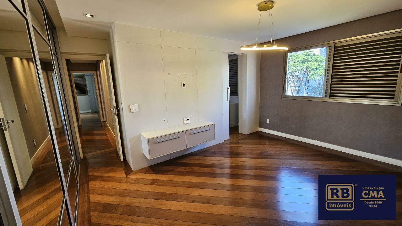 Apartamento à venda com 3 quartos, 178m² - Foto 4