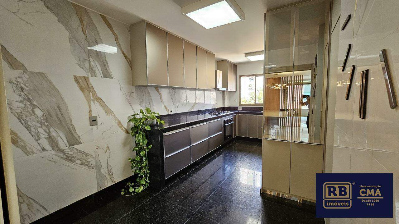 Apartamento à venda com 3 quartos, 178m² - Foto 8