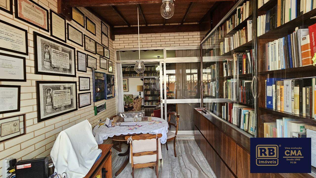 Casa à venda com 4 quartos, 350m² - Foto 3