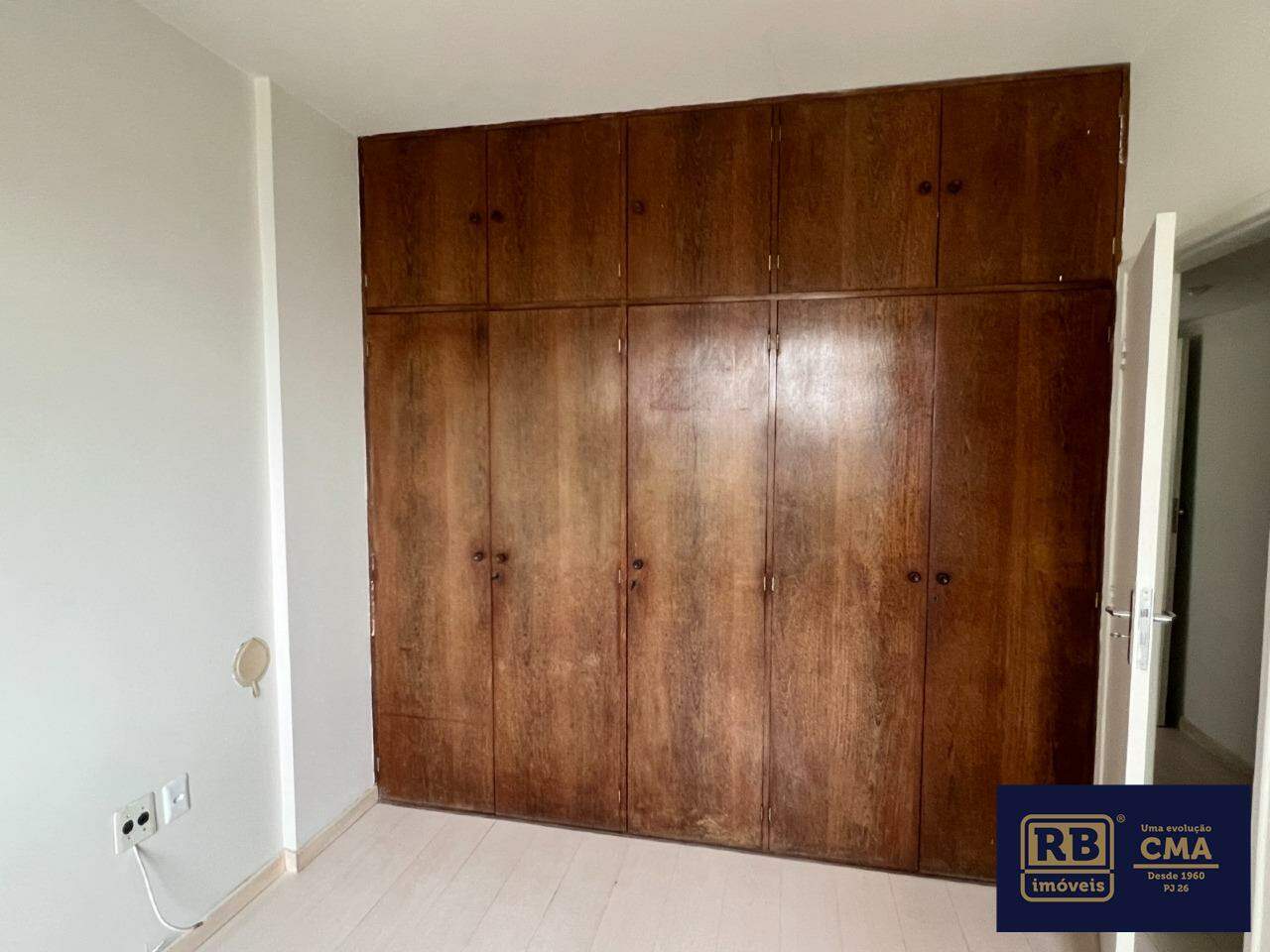 Apartamento à venda com 2 quartos, 80m² - Foto 13