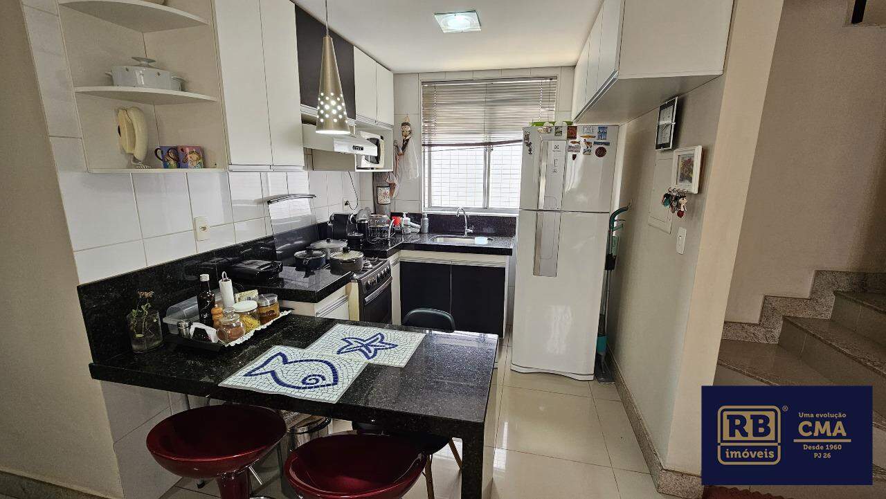 Apartamento à venda com 3 quartos, 156m² - Foto 2