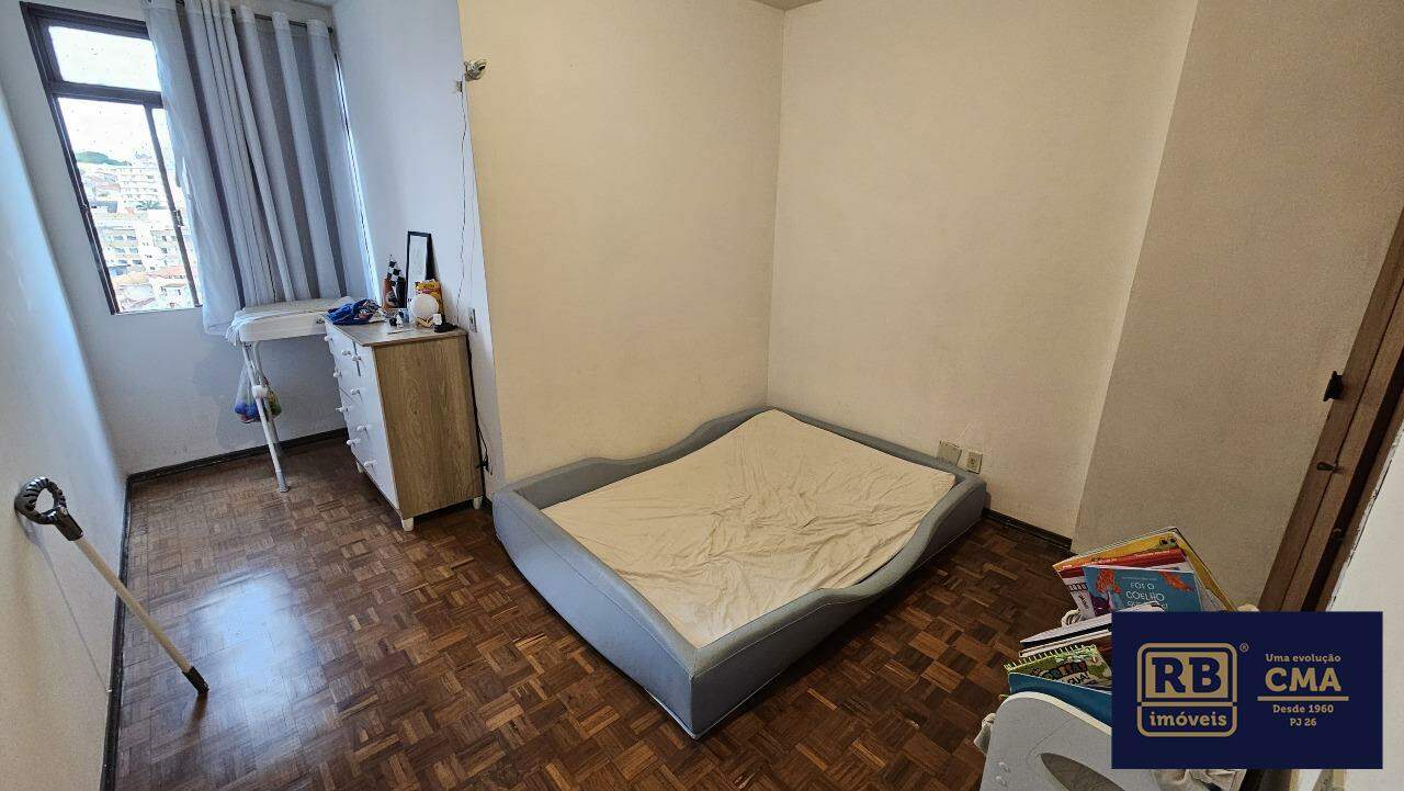 Apartamento à venda com 3 quartos, 137m² - Foto 2