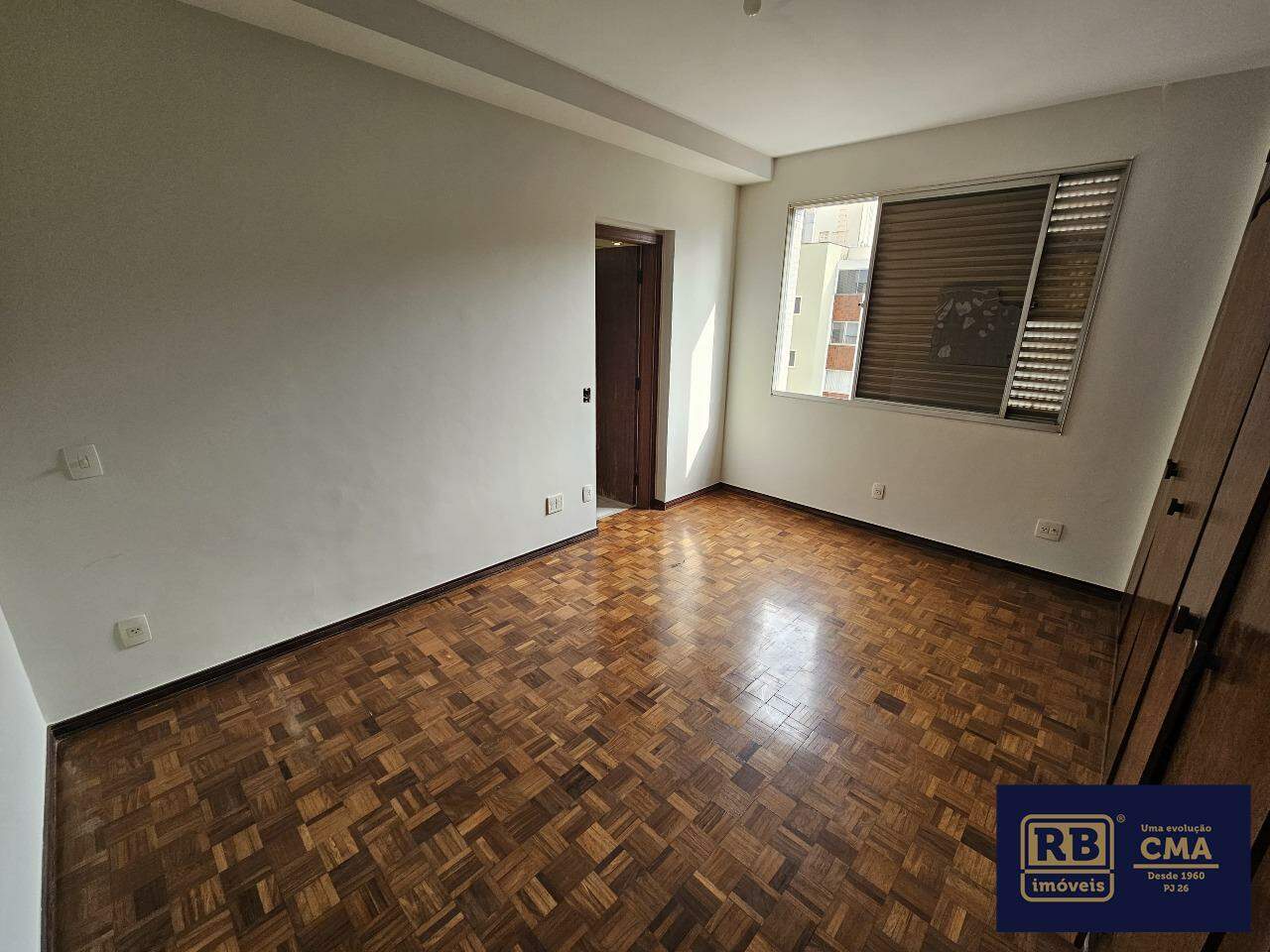 Apartamento à venda com 4 quartos, 195m² - Foto 12