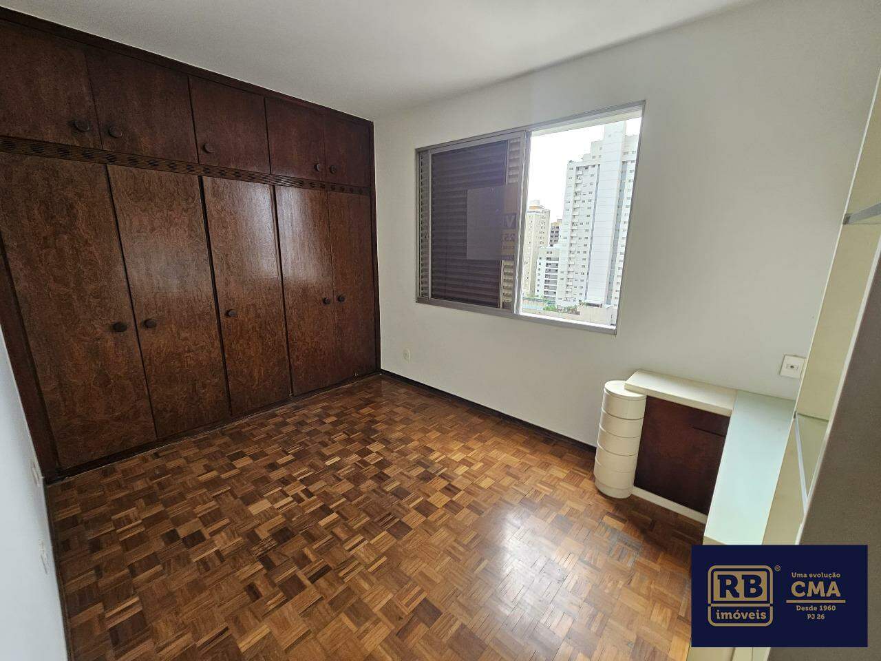 Apartamento à venda com 4 quartos, 195m² - Foto 10