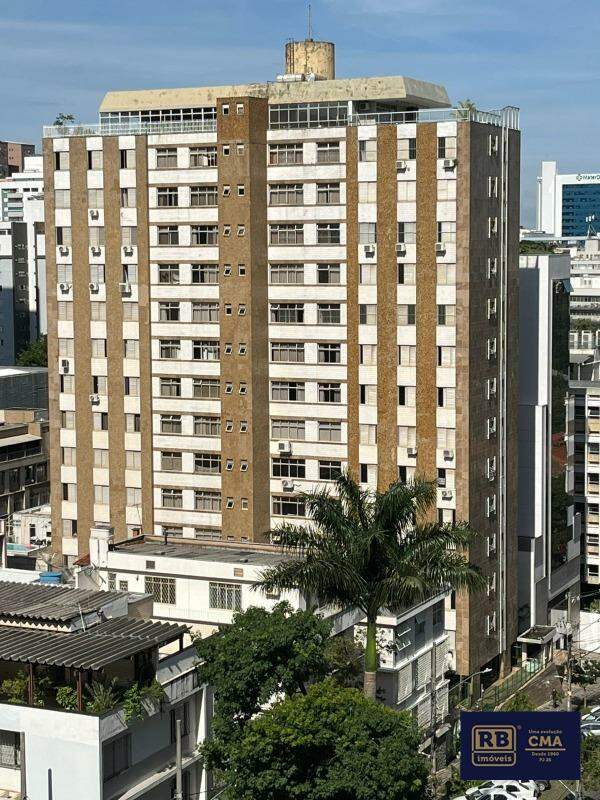 Apartamento à venda com 4 quartos, 181m² - Foto 1