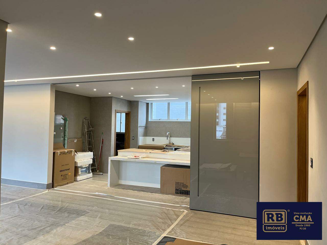 Apartamento à venda com 4 quartos, 181m² - Foto 3