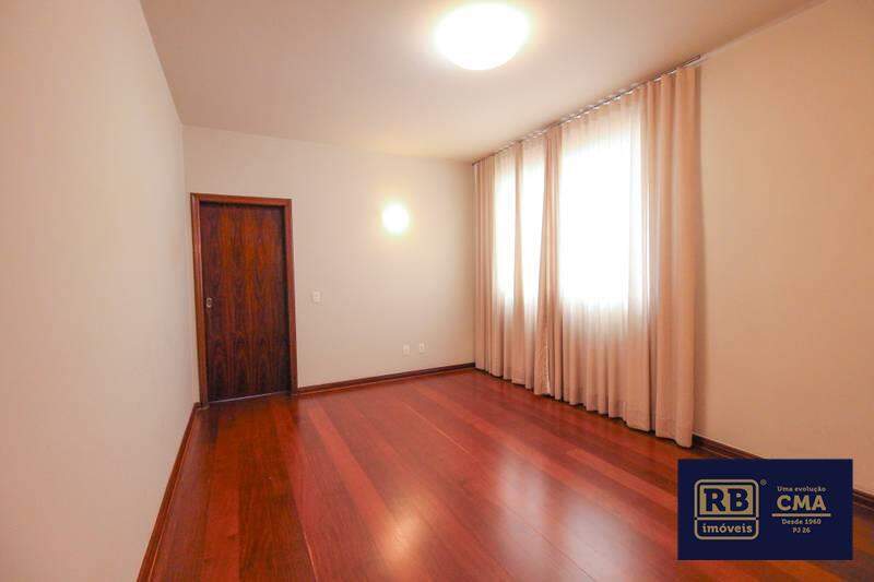 Apartamento à venda com 3 quartos, 150m² - Foto 2