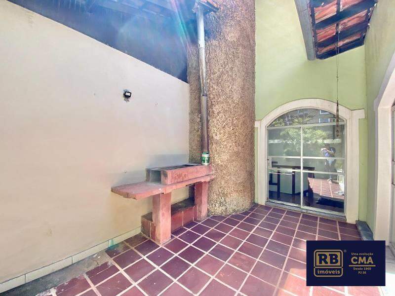 Casa à venda com 4 quartos, 312m² - Foto 12