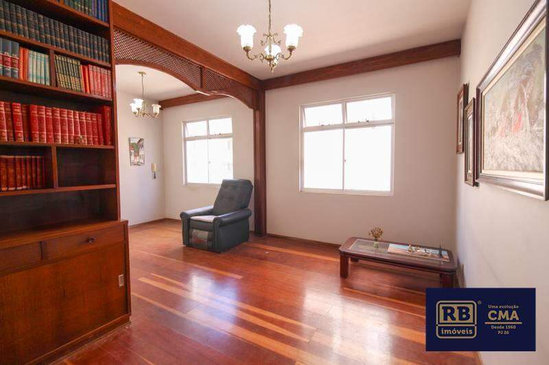 Apartamento à venda com 3 quartos, 110m² - Foto 1
