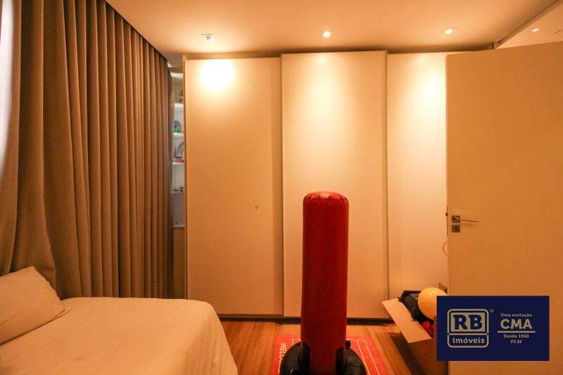 Casa à venda com 4 quartos, 298m² - Foto 8