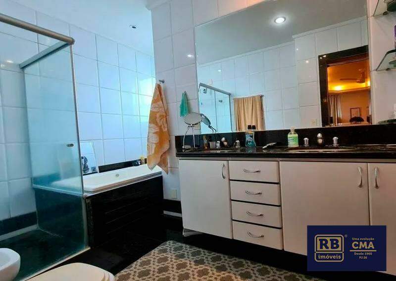 Apartamento à venda com 4 quartos, 238m² - Foto 9
