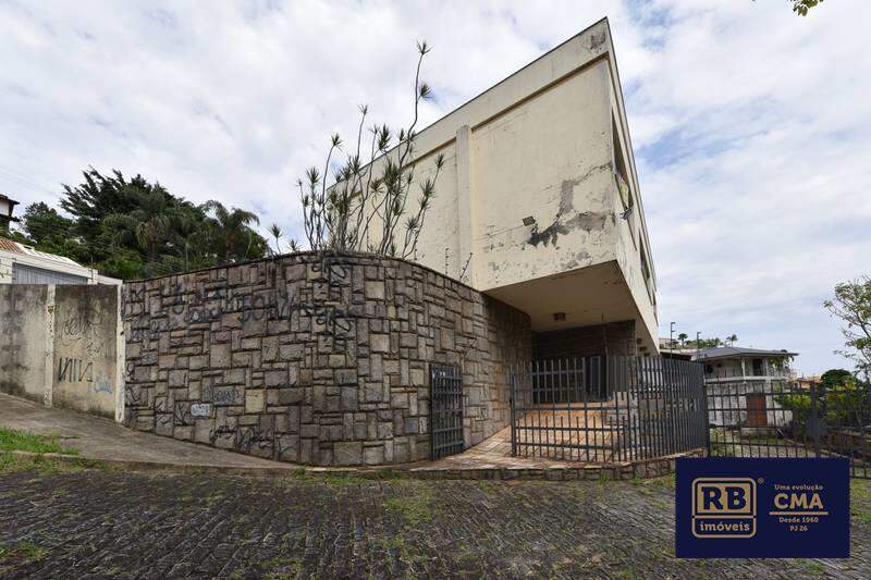 Casa à venda com 6 quartos, 679m² - Foto 1