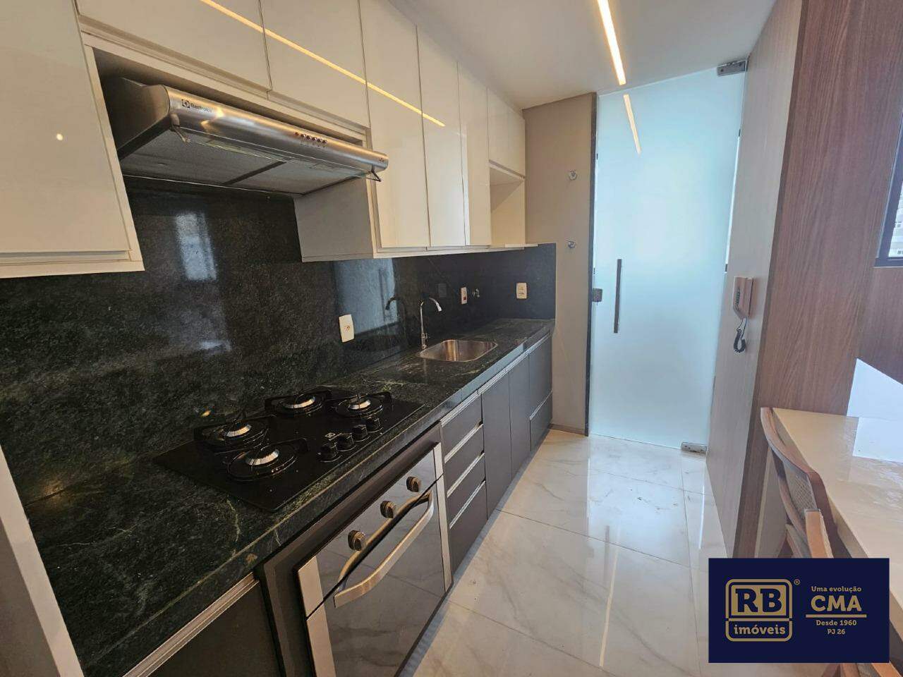 Apartamento para alugar com 2 quartos, 70m² - Foto 19