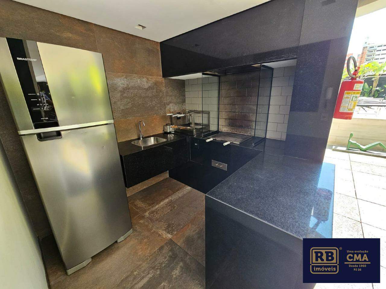 Apartamento para alugar com 2 quartos, 70m² - Foto 24